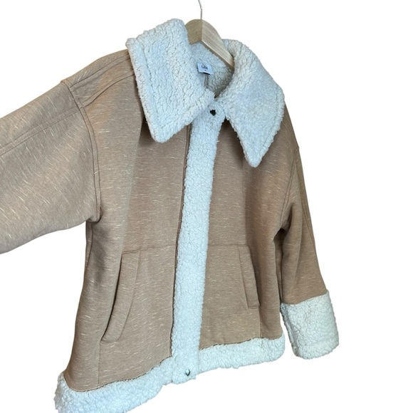 CAbi McQueen Jacket Tan Faux Shearling Full Zip Like New 3908 Sz M - Picture 5 of 11